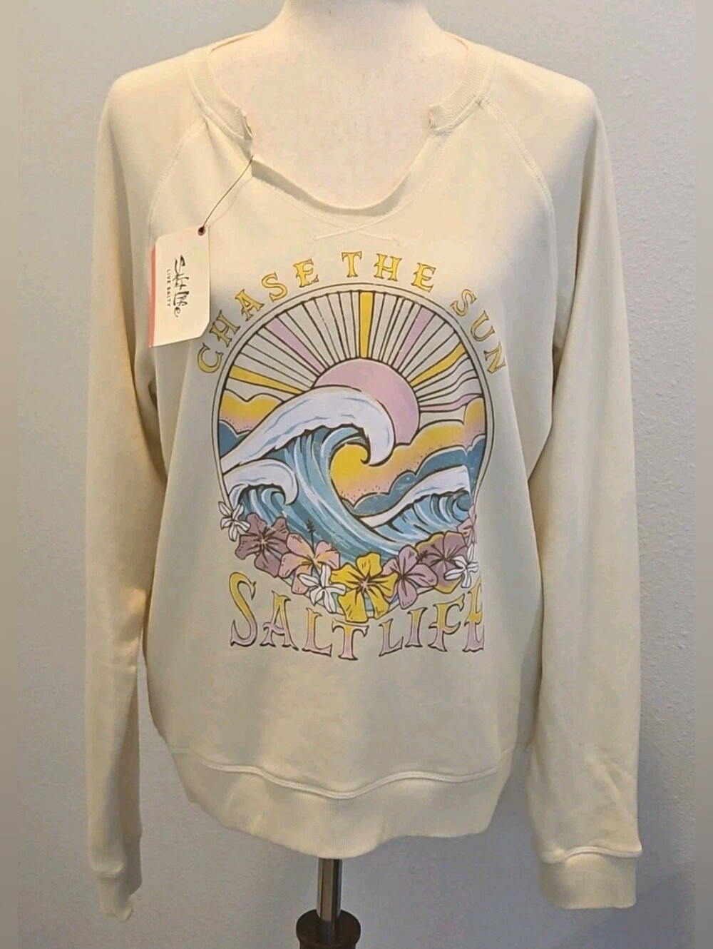 Salt Life Chase The Sun Graphic Sweatshirt Large NWT